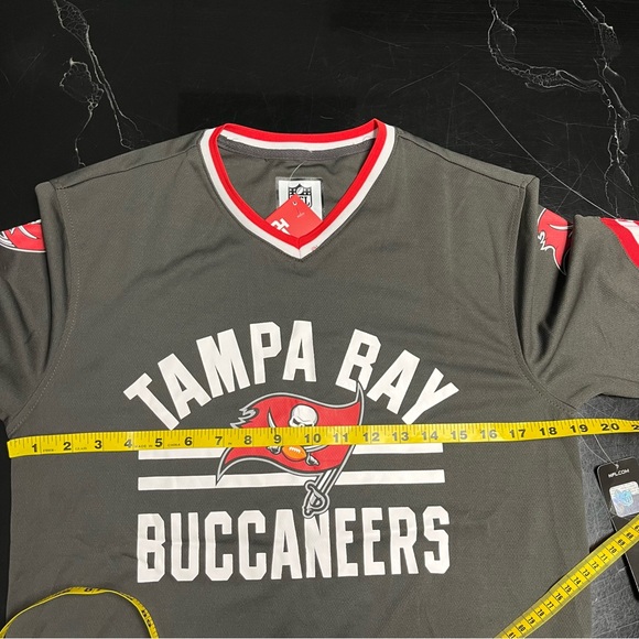 NWT Tampa Bay Buccaneers Jersey Size Small - Picture 7 of 8